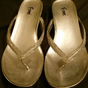 Fioni silver flat sandals